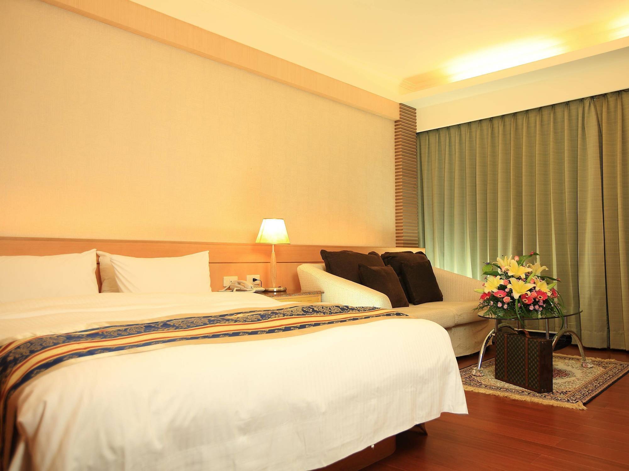 Dong Tair Spa Hotel Wenquan Exteriör bild